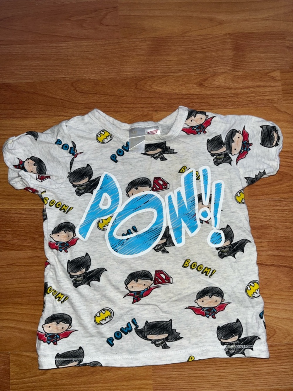 H&M White Gray Kids Superhero POW! Graphic Tee with Red Cape Accents